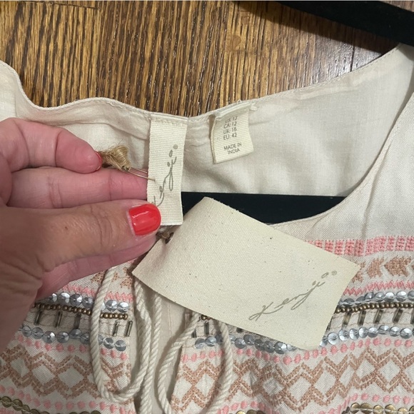 Kenzie Kensie Ladies Shift Dress Tan Style Embroidered Sequined Size 12, NWT - Picture 7 of 9